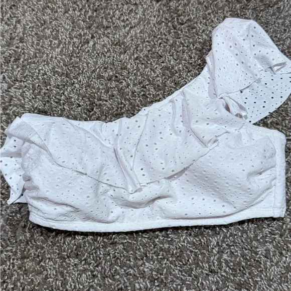 🍦NWOT Kona Sol White Eyelet One-Shoulder Top